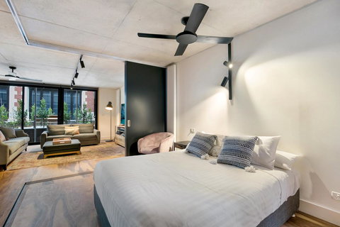 Stylish Apartment In Unique Church Development - Sydney Tourism 10