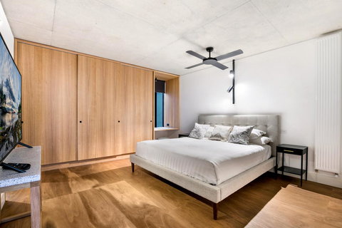 Stylish Apartment In Unique Church Development - Sydney Tourism 13