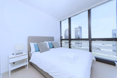 Brilliant Victoria Harbour Waterfront - Sydney Tourism 1