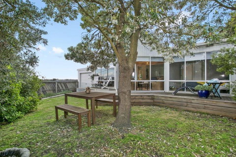 47 Baker Street - Sydney Tourism 24