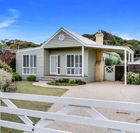 Cute Cottage on Cain - beach at end of street - Sydney Tourism