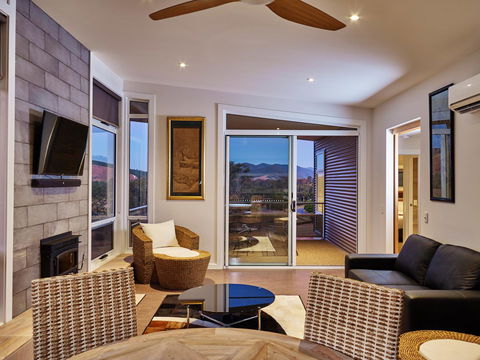 Panoramia Villas - Sydney Tourism 6