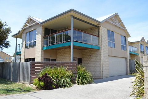 Ocean View Beach House - Sydney Tourism 0