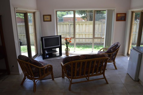 Ocean View Beach House - Sydney Tourism 15