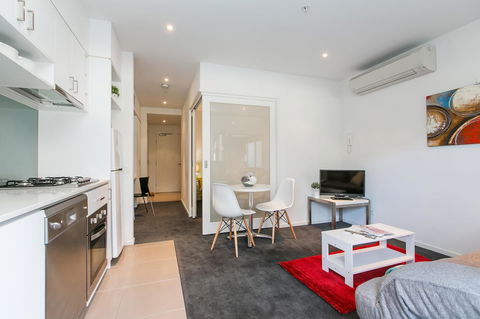 Complete Host The River Apartments - Sydney Tourism 7
