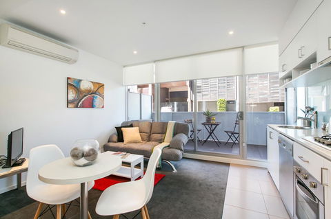 Complete Host The River Apartments - Sydney Tourism 5