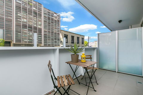Complete Host The River Apartments - Sydney Tourism 4