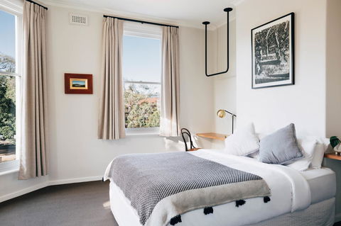Naughtons Hotel - Sydney Tourism 5