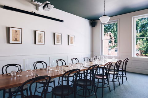 Naughtons Hotel - Sydney Tourism 21