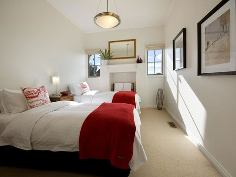 Churchills - Sydney Tourism 12