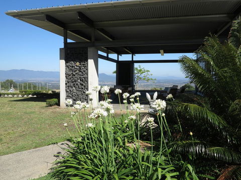 The Bunyip Retreat - Sydney Tourism 0