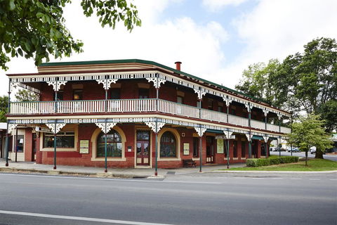 The Daylesford Hotel - Sydney Tourism 1
