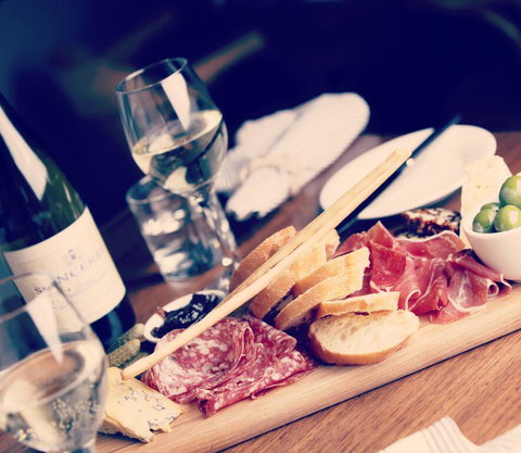 The Denman Hotel In Thredbo - Sydney Tourism 2