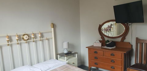 The Eastern Hotel - Sydney Tourism 3