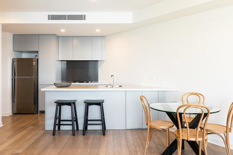 The Edge - Luxurious Waterfront Apartment - Sydney Tourism 2