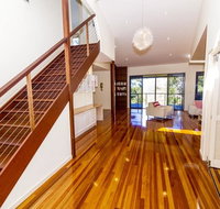 The Holiday House - Sydney Tourism