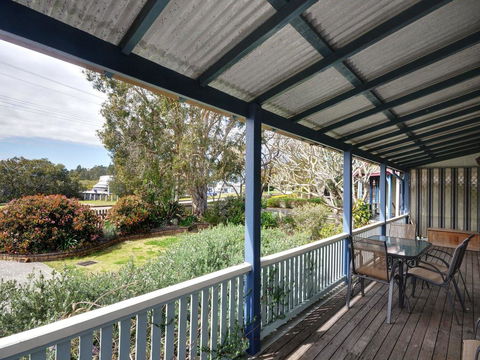 The Lakes Cottage - Sydney Tourism 2
