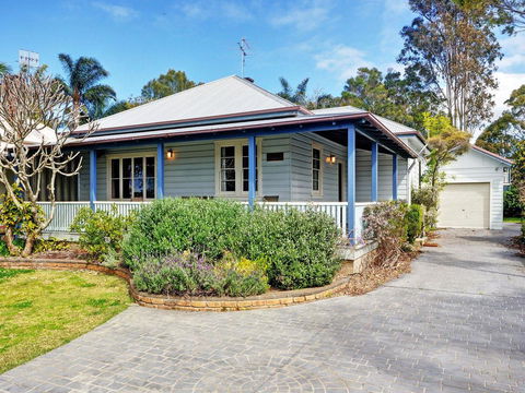 The Lakes Cottage - Sydney Tourism 0