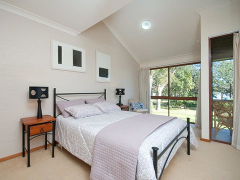 The Moorings, 5/4 Cromarty Road - Sydney Tourism 3