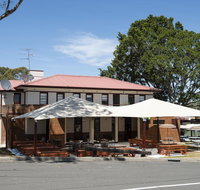 The Oaks Hotel - Sydney Tourism