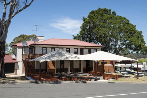 The Oaks Hotel - Sydney Tourism 0