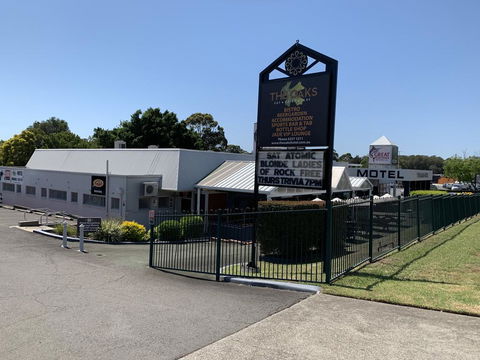 The Oaks Hotel Motel - Sydney Tourism 0