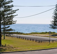 The Penguins Head - across from the beach - Sydney Tourism