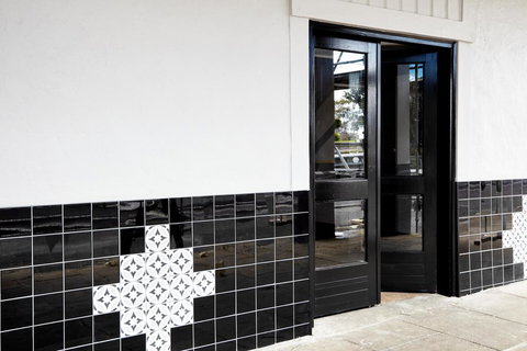 The Royal Hotel, Drouin - Sydney Tourism 3