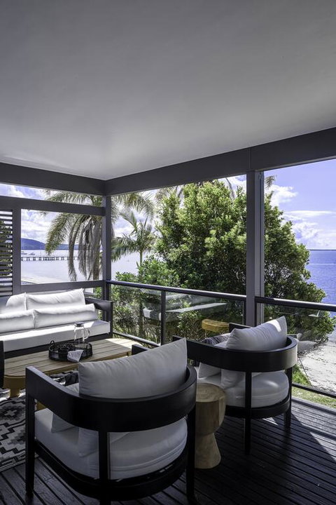 The Seaview - Designer Beachfront House - Sydney Tourism 3