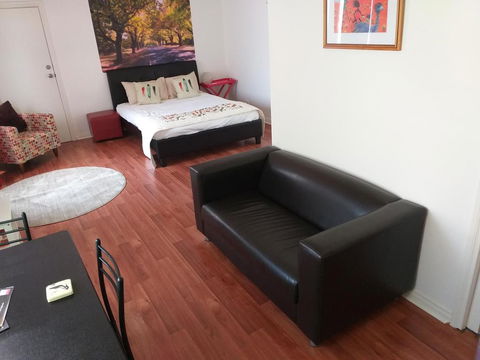 The Shelter Shed Garden Studio Apartment - Sydney Tourism 1