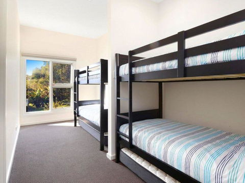 The Wharf House - Budgewoi - Sydney Tourism 1