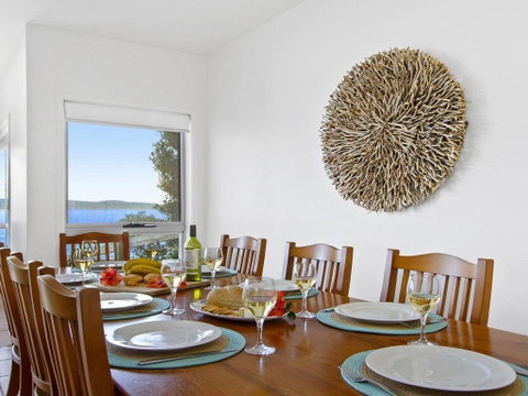 Tilbury Breeze - Ocean Views, Comfort And Style - Sydney Tourism 2