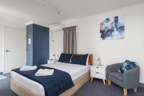 Tin Can Bay's Sleepy Lagoon Motel - Sydney Tourism 3