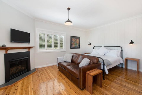 Toms Cottage - Wilgowrah -A Country Escape - Sydney Tourism 1