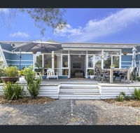 Toot Toot  50s Classic Beach House with Bungalow - Sydney Tourism
