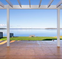 Tranquility Absolute Waterfront - Pet Friendly - 10 Mins to Hyams Beach - Sydney Tourism