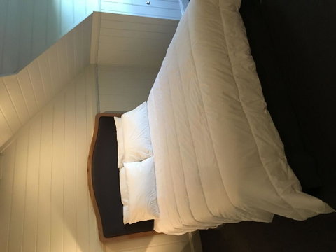 Travertines Wines Apartment - Sydney Tourism 2