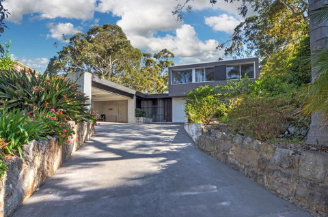 Treehouse Jervis Bay - Sydney Tourism 0
