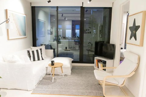 Trendy 1 Bedroom Apartment In The Heart Of Collingwood - Sydney Tourism 0