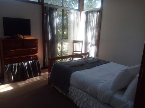 Twinkle Tree's Cottage - Sydney Tourism 2