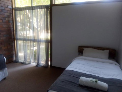 Twinkle Tree's Cottage - Sydney Tourism 1