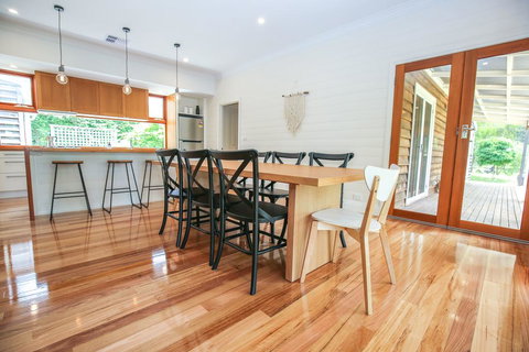 Two Oaks - Sydney Tourism 2