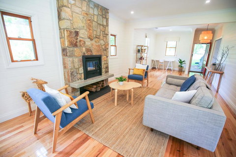 Two Oaks - Sydney Tourism 0