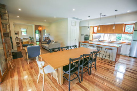 Two Oaks - Sydney Tourism 1