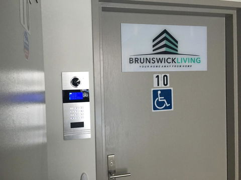 U201 Brunswick Living Brand New Deluxe Balcony Upper Floor Apartment Close To Airport And CBD - Sydney Tourism 3