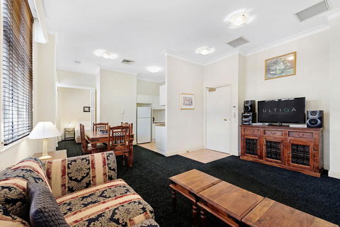 ULTIQA Rothbury Hotel - Sydney Tourism 3