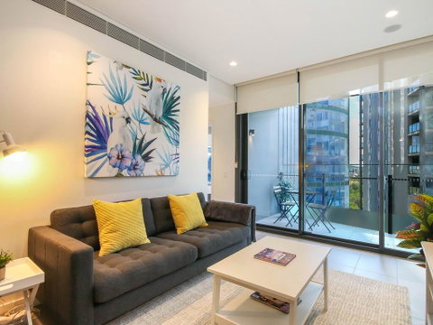 Urban Rest - Mary St - Sydney Tourism 0