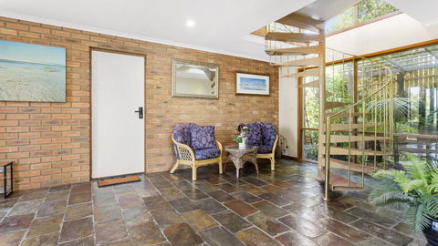 VIEWS AT MCCRAE..... - Sydney Tourism 1