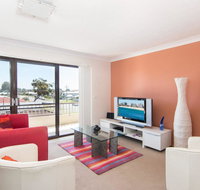 Villa Capri 3 Just a Hop Skip and Jump to Bowling Club - Sydney Tourism