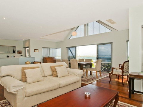 Villa Mer - Stylish Waterfront Accommodation - Sydney Tourism 0